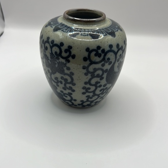 Vintage Phoenix, ginger jar vase. ( greenery, not included.) - Picture 3 of 8